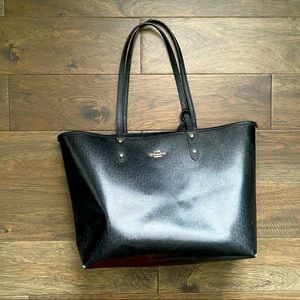 Reversible Large Coach Purse. Used and ready to ship.